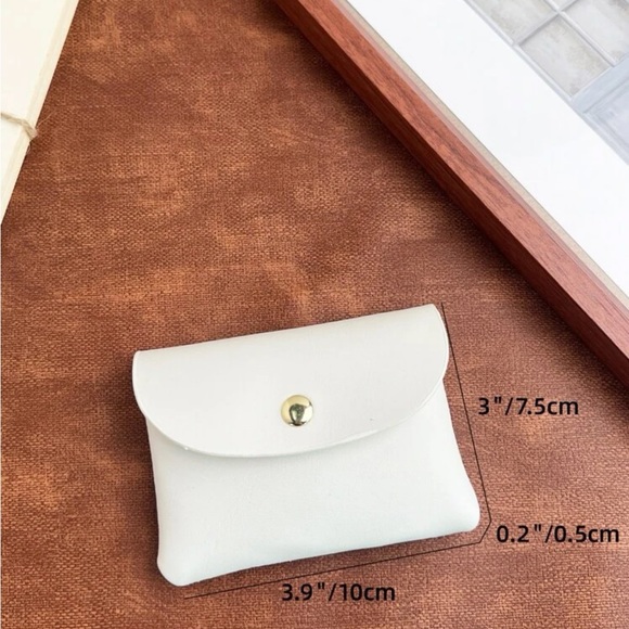 โพ๏ธ2/$25 White Coin Purse/ Coin bag / mini purse - Picture 2 of 8